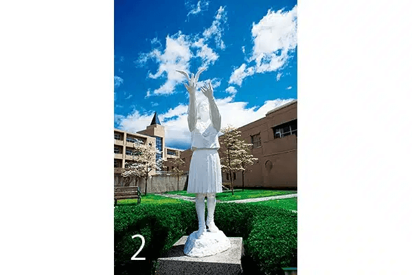 はばたきの像